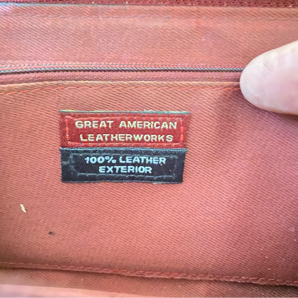 Great American Leather Works Burgundy Multi-Slot Wallet - Picture 13 of 14